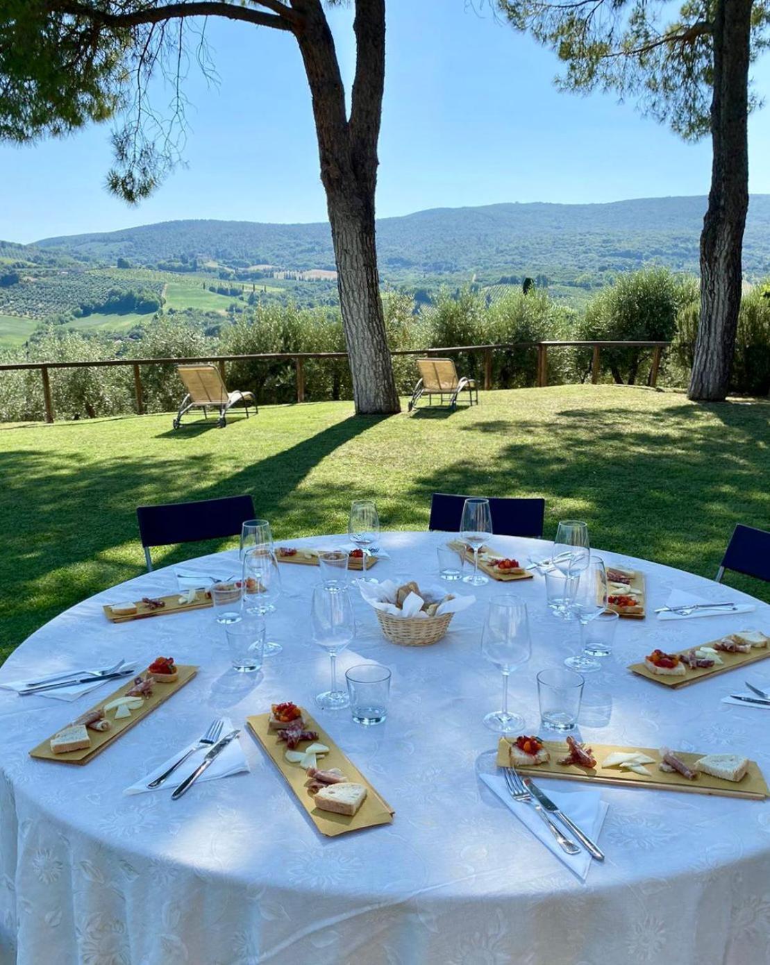 Fattoria Abbazia Monte Oliveto *